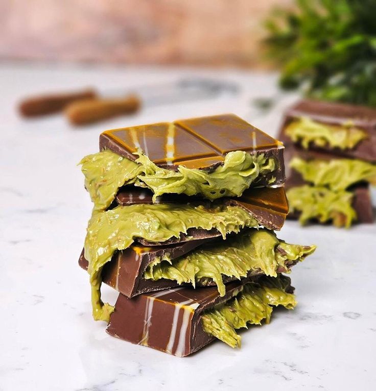 Pistachio Knafeh Meltz luxury DUBAI chocolate bars 192g